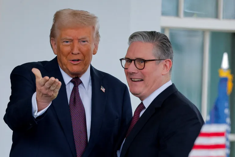 Donald Trump, președintele Statelor Unite, și Keir Starmer, premierul Regatului Unit (sursă foto: The Guardian)