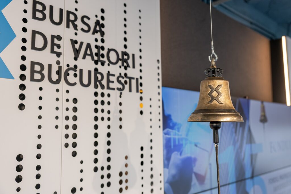 Scăderi la BVB în ultima ședință a săptămânii. Investitorii rămân prudenți