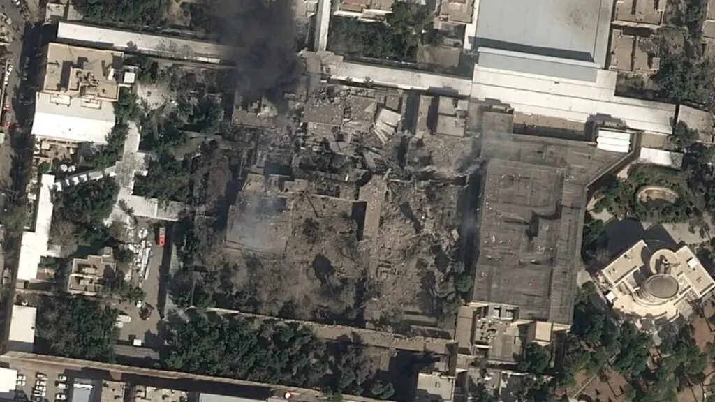  Palatul lui Khamenei