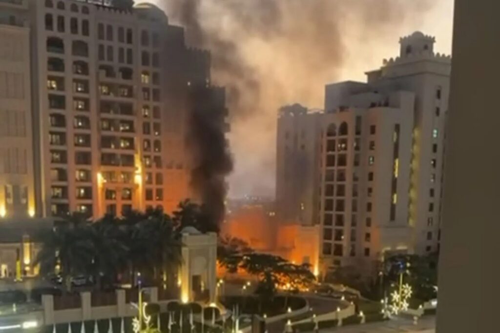 Iranul reacționează. Un hotel de lux arde în Dubai. În Kuweit s-au semnalat atacuri cu drone