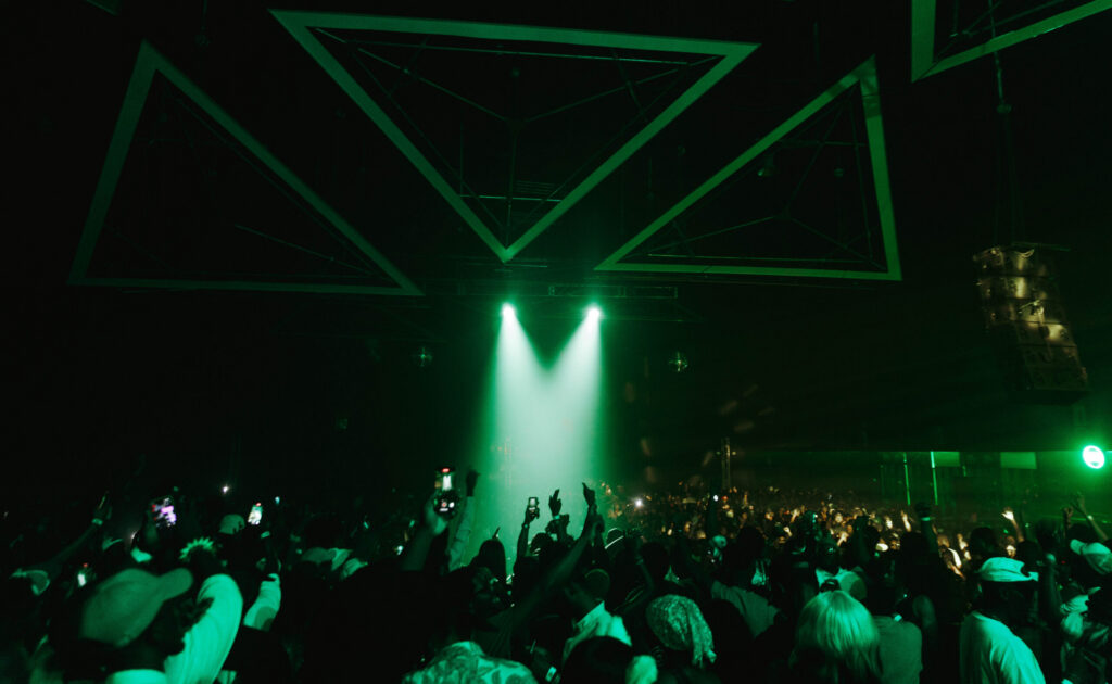 Africa și fenomenul rave. Petrecerile fără VIP-uri care schimbă viața de noapte