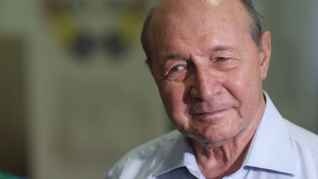 Critici la adresa lui Trump din partea lui Băsescu. Lipsa consultării NATO, în centrul discuției