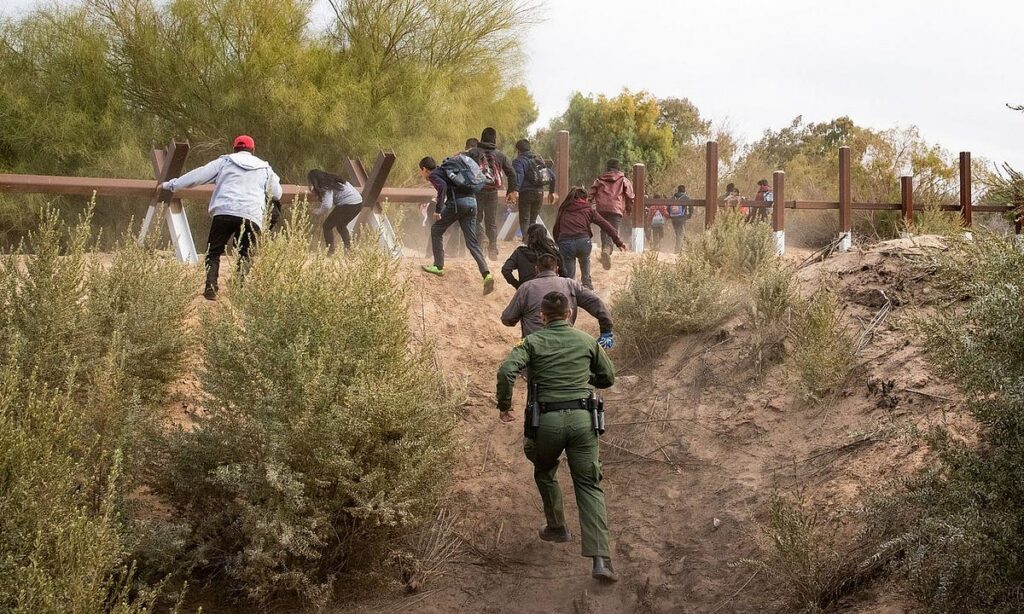 Anatomia unei farse. Un mexican a păcălit lumea întreagă cu o poveste despre carteluri, răpiri și competiții sportive clandestine 