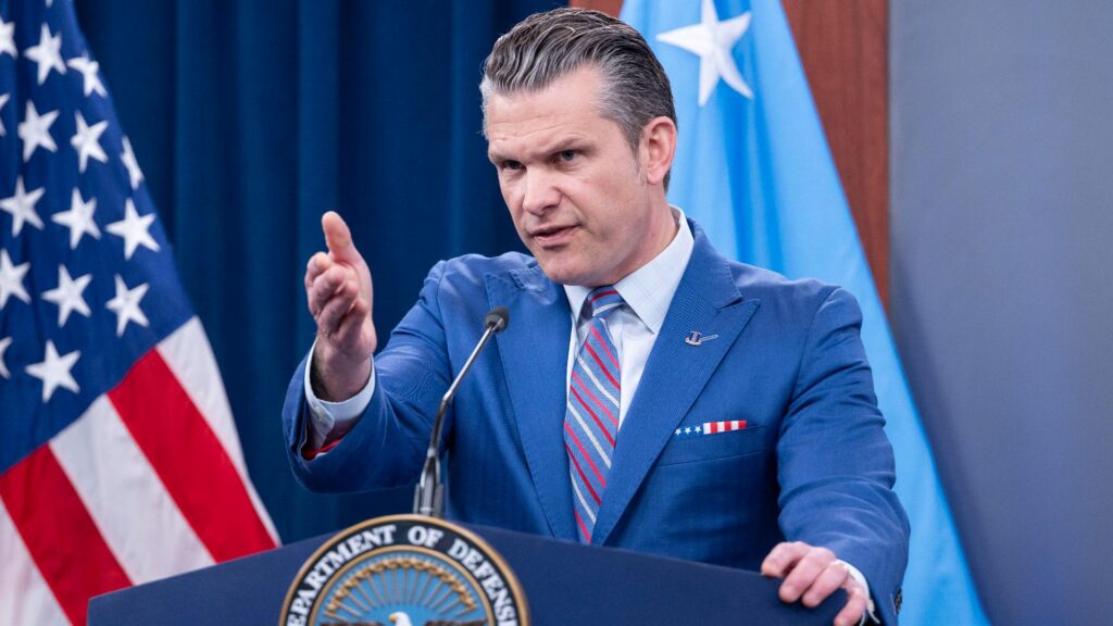 Scandal la Pentagon: fotografii presei ar fi fost interziși după imagini „nefavorabile” cu secretarul Apărării