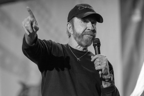 Detalii despre moștenirea actorului Chuck Norris. Familia va primi întreaga avere
