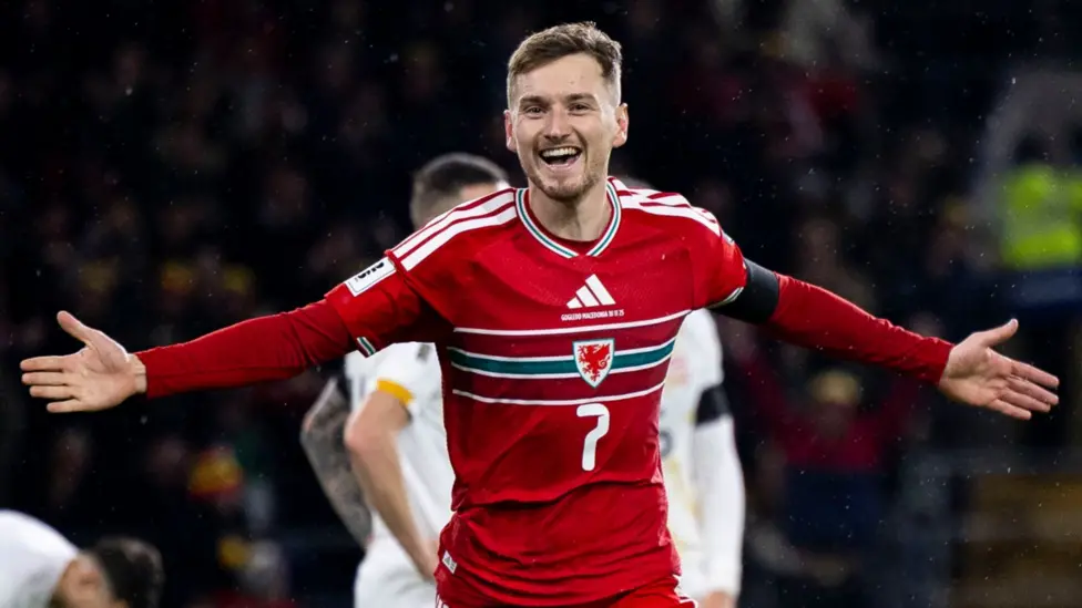 Mai puternic ca niciodată. Fotbalistul din Țara Galilor David Brooks a rămas „cu un pas înaintea tuturor” în ciuda cancerului