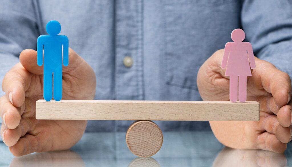 Generația Z și rolurile de gen. 31% dintre tineri cred că soția trebuie să asculte de soț