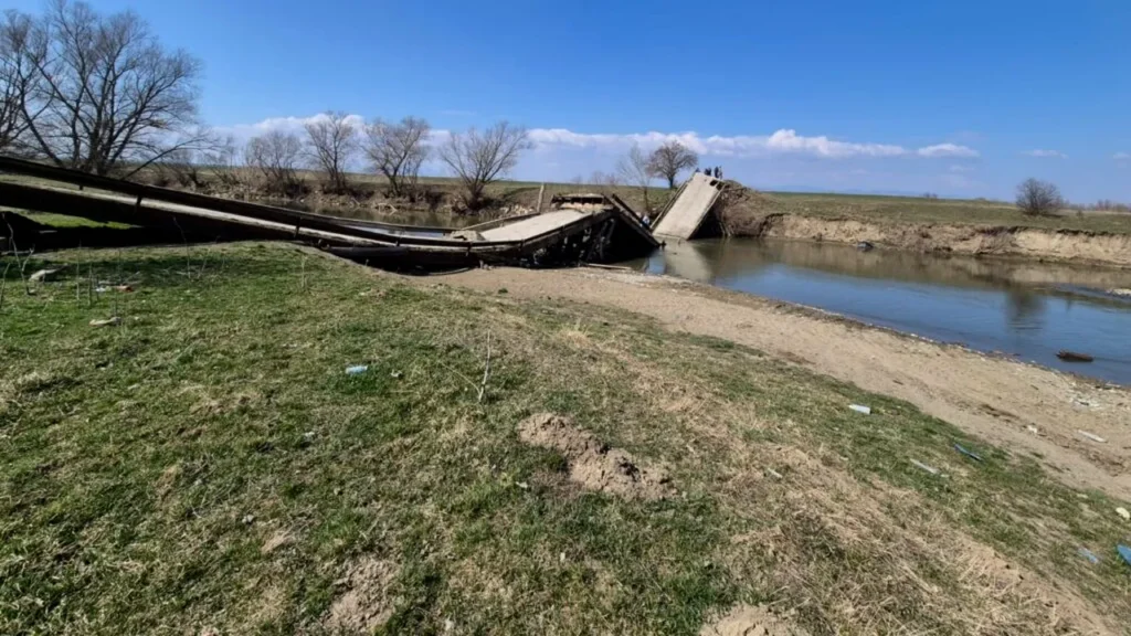 Pod surpat între Covasna și Brașov. Zona, închisă circulației