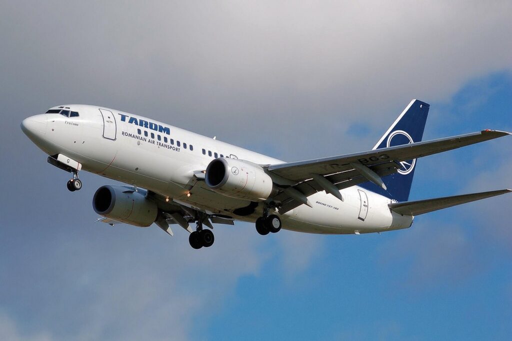 TAROM vinde patru avioane Boeing 737-700. Compania a cedat 17 aeronave în ultimii ani