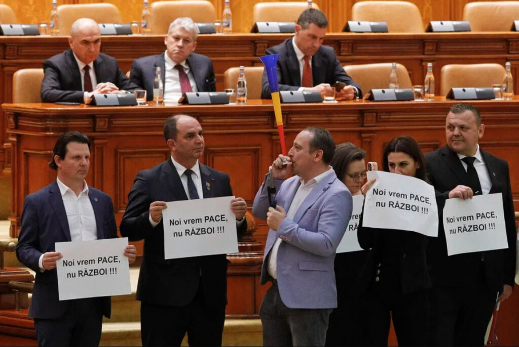 Americanii, vuvuzelele din Parlament și bugetul apărării. Cum încearcă și puterea și opoziția să stea cu fundul în două luntri
