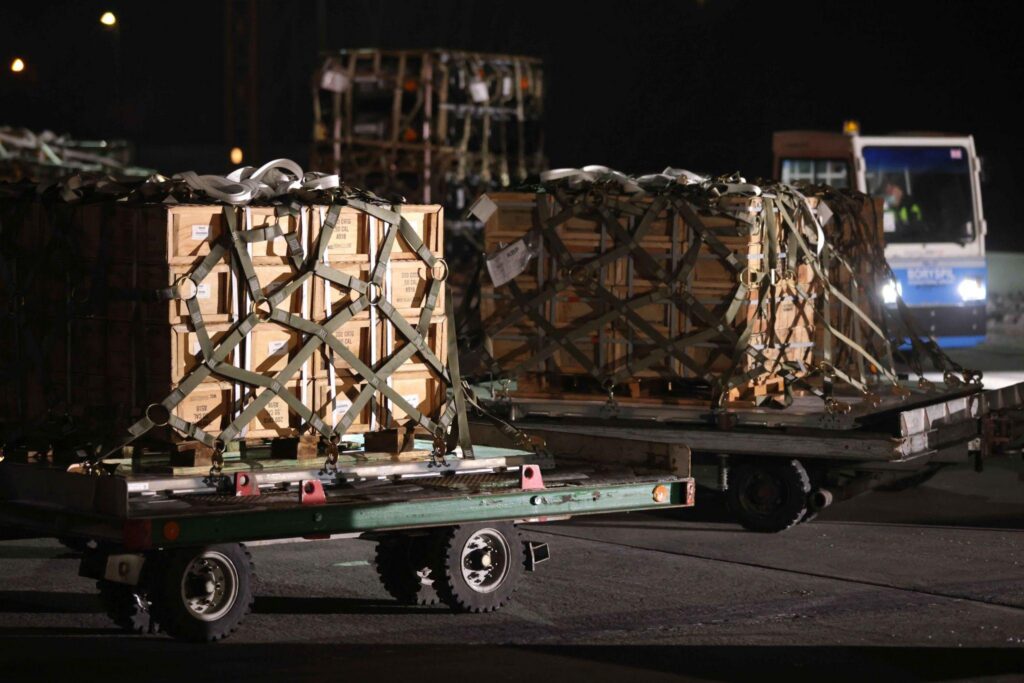 SUA avertizează Europa: livrările de arme ar putea întârzia