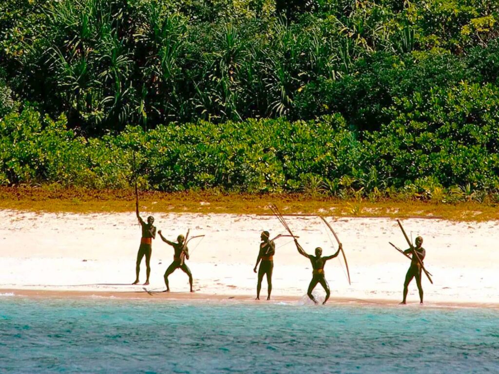 Un trib complet izolat într-o lume hiperconectată