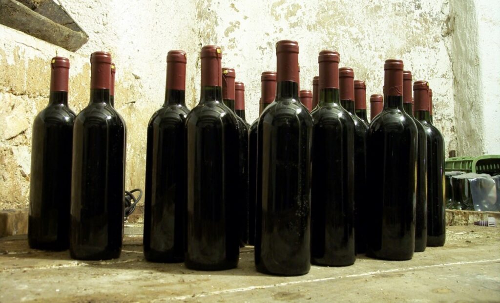 Cea mai scumpă sticlă de vin vândută vreodată. 800.000 de dolari pentru un exemplar din 1945 este noul record