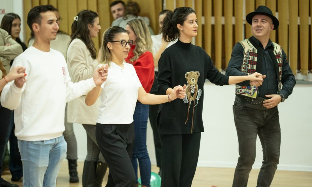 Dansul tradițional românesc revine în prim-plan de Ziua Internațională a Dansului