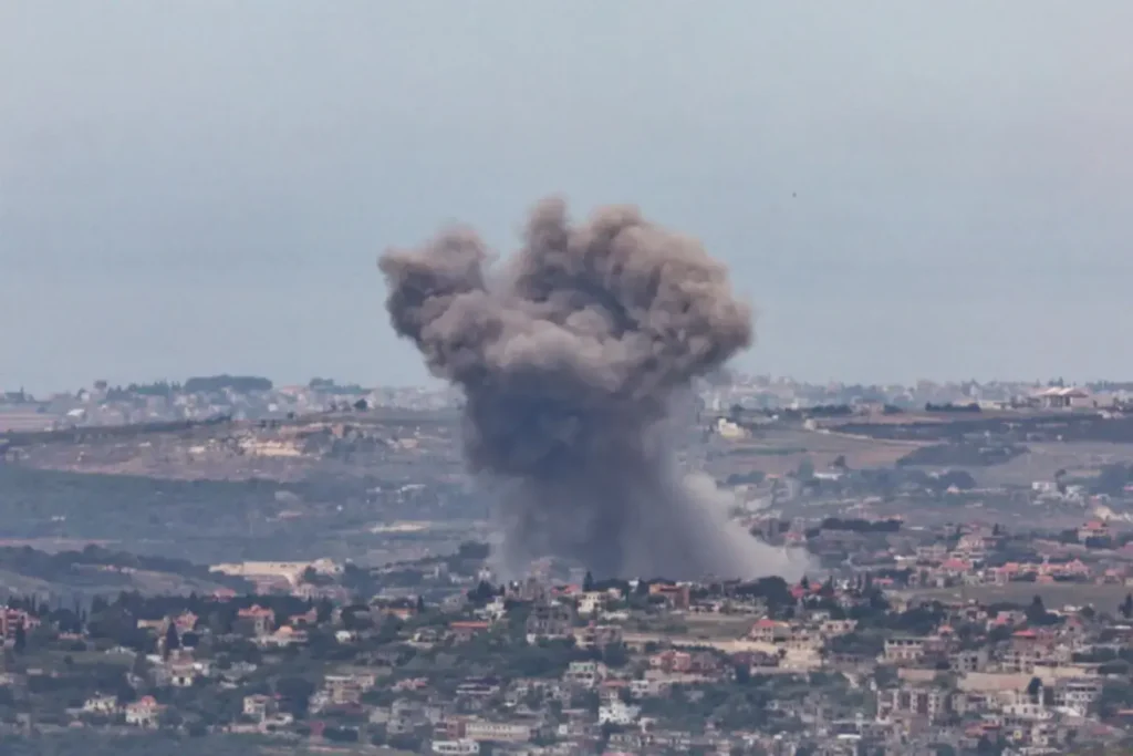 Armistițiul dintre Israel și Liban rezistă doar pe hârtie. Noi bombardamente în sudul Libanului și mii de civili fug din calea atacurilor