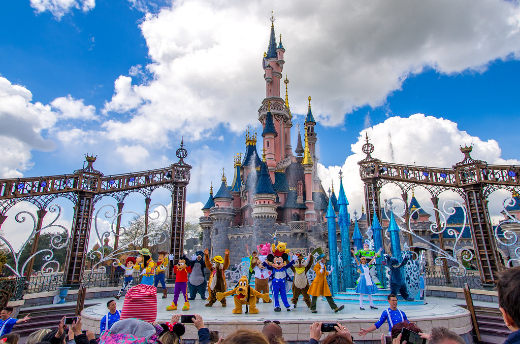 Cât costă să mergi la Disneyland Paris în 2026