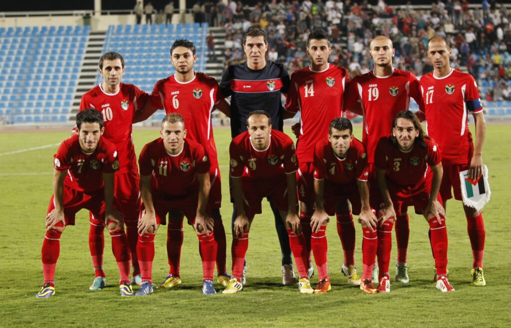 Iordania, locul 63 FIFA joacă în premieră la Cupa Mondială. Campionul din Iordania îmbrăcat în treningul României