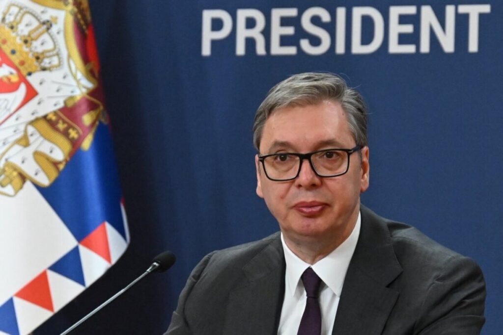 Zeci de mii de sârbi au ieșit la protest și cer alegeri anticipate. Aleksandar Vučić acuză manifestanții de violență 