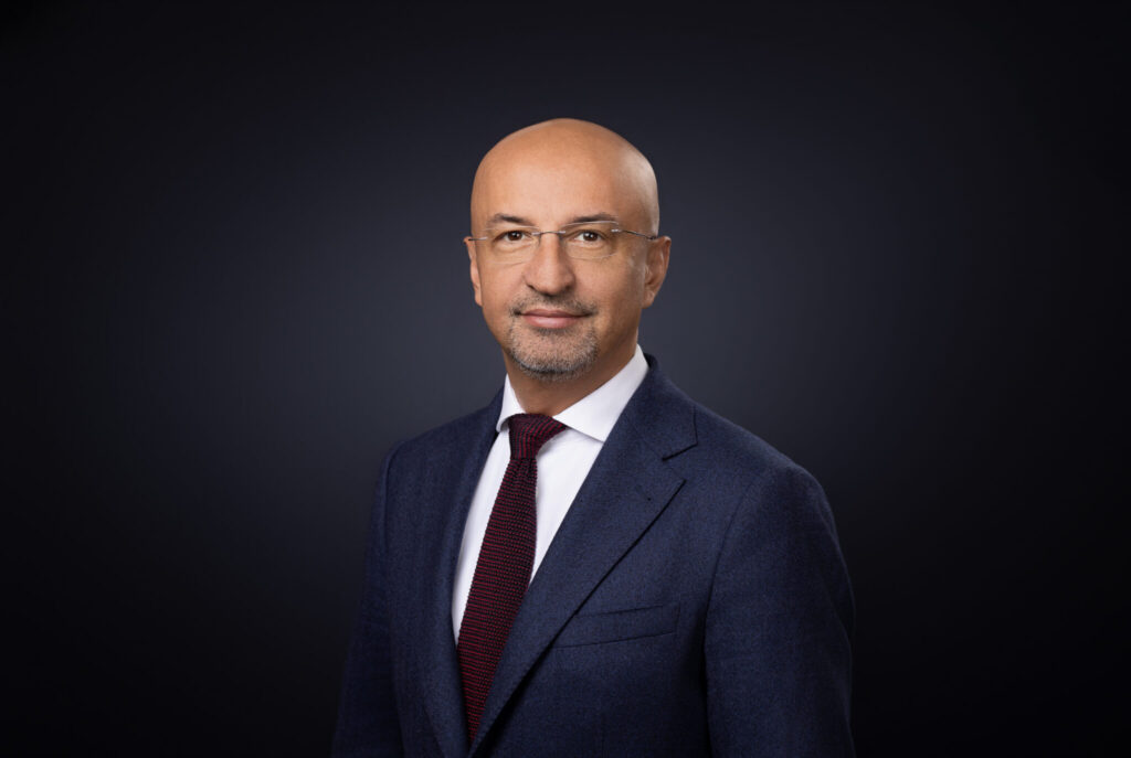Avocatul Dragoș Bogdan despre paradoxul pieței de capital din România