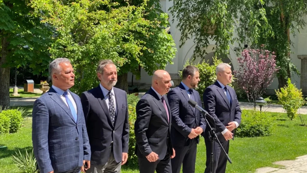 Bolojan iese de la consultările cu Nicușor Dan cu un singur mesaj, acela că exclude coabitarea cu PSD