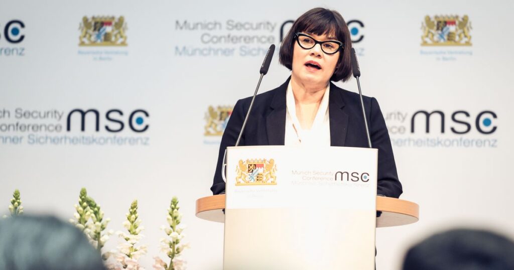 Șefa comerțului UE avertizează: Acordul de investiții cu China ar trebui să rămână „în congelator”