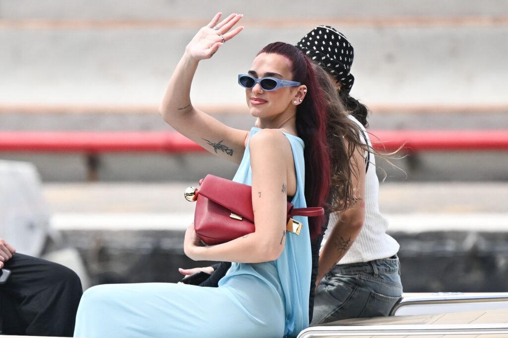 Dua Lipa își dezvăluie locurile preferate din lume. Cum transformă artista Google Maps într-un ghid cultural global