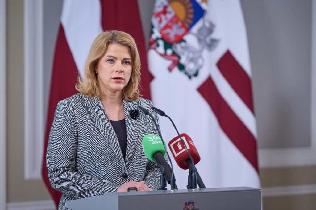 Premierul Letoniei a demisionat după o criză provocată de drone ucrainene. Guvernul de la Riga s-a prăbușit cu câteva luni înaintea alegerilor