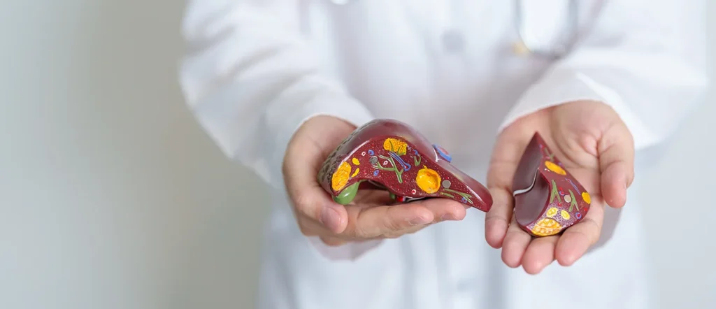 Descoperire medicală în lupta împotriva hepatitei B. Un tratament a reușit să elimine virusul la aproape unul din cinci pacienți