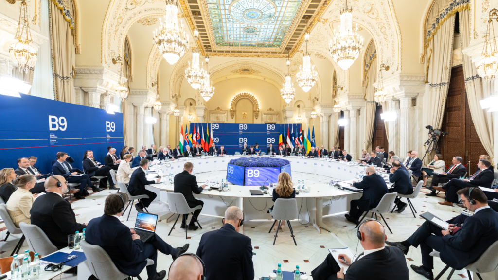 Summitul B9 și „abținerea constructivă” a Ungariei. Andrei Curăraru, comentator politic: „Mesajul transmis la București este unul de unitate NATO”