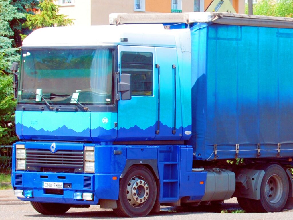 O tânără mamă din Spania a devenit șoferiță de TIR: „Nu îmi place să stea cineva mereu și să mă preseze”