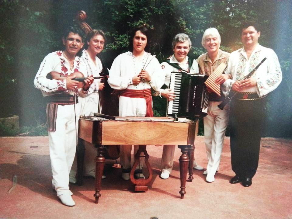 Nicolae Pîrvu și ansamblul său Foto: arhiva Pîrvu