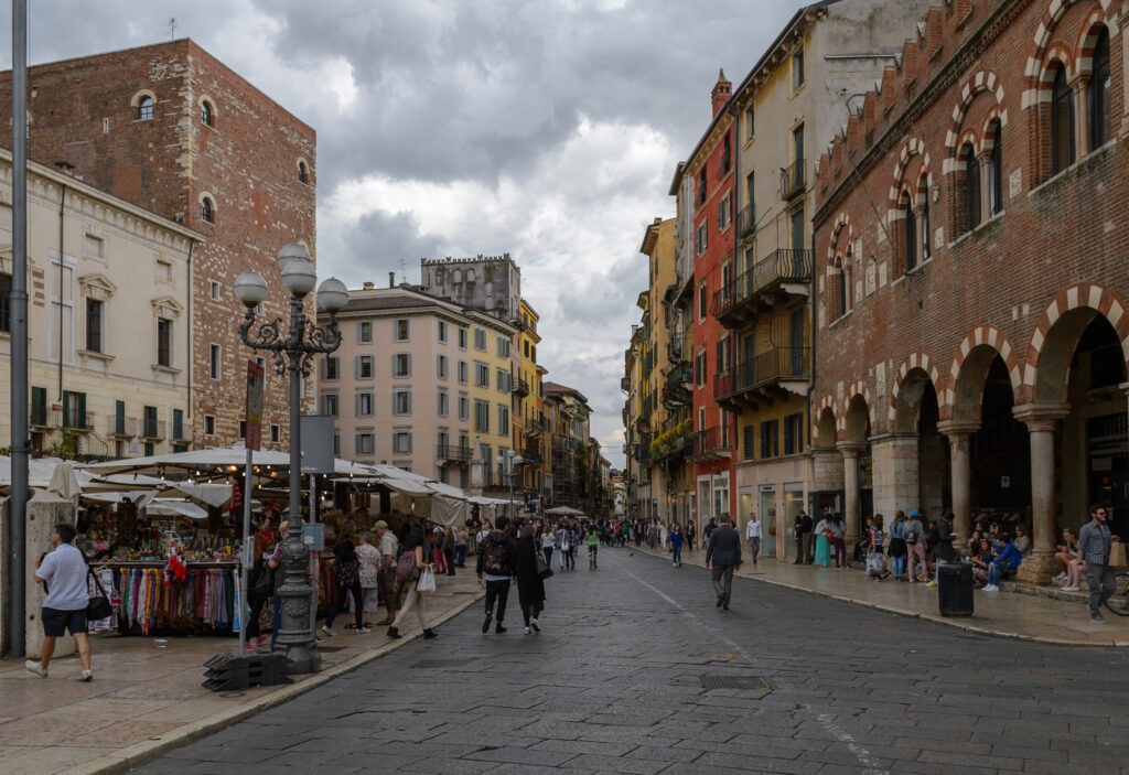 Italia atrage economiile populației pentru finanțarea datoriei publice