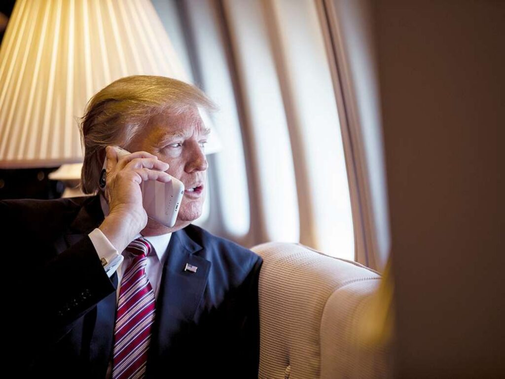 Susținătorii lui Trump sunt furioși după ce un e-mail le-a confirmat că nu vor primi niciodată telefoanele Trump și nici avansurile înapoi