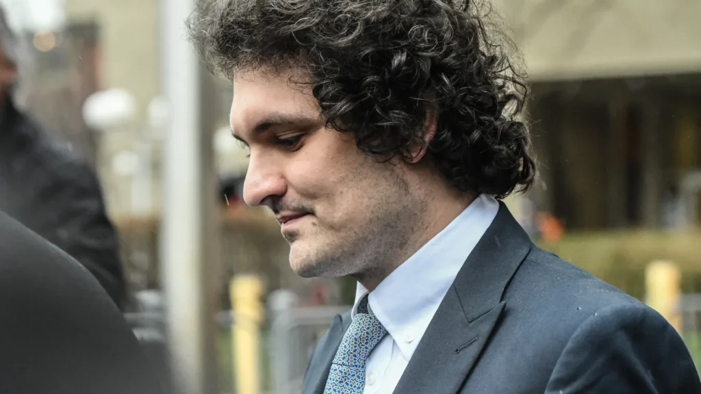 Sam Bankman-Fried dincolo de gratii: viața în închisoare și planurile fostului „rege al criptomonedelor”