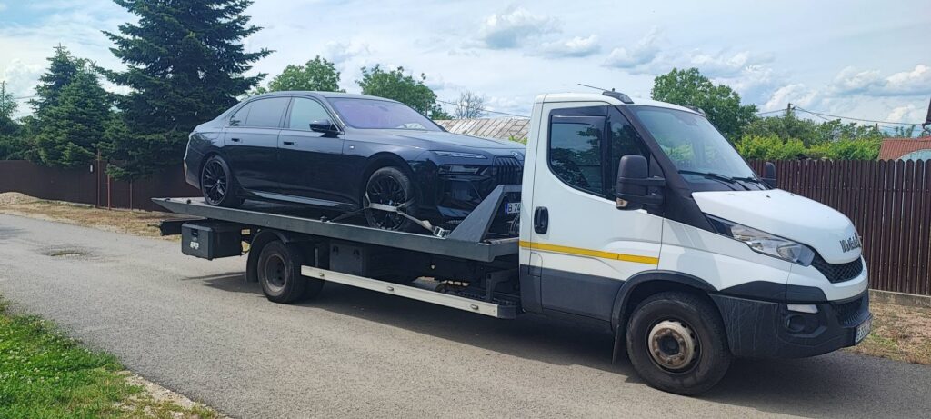 Cât costă tractarea auto pe platformă? Tarifele pentru tractarea auto pornesc de la 89 de lei.