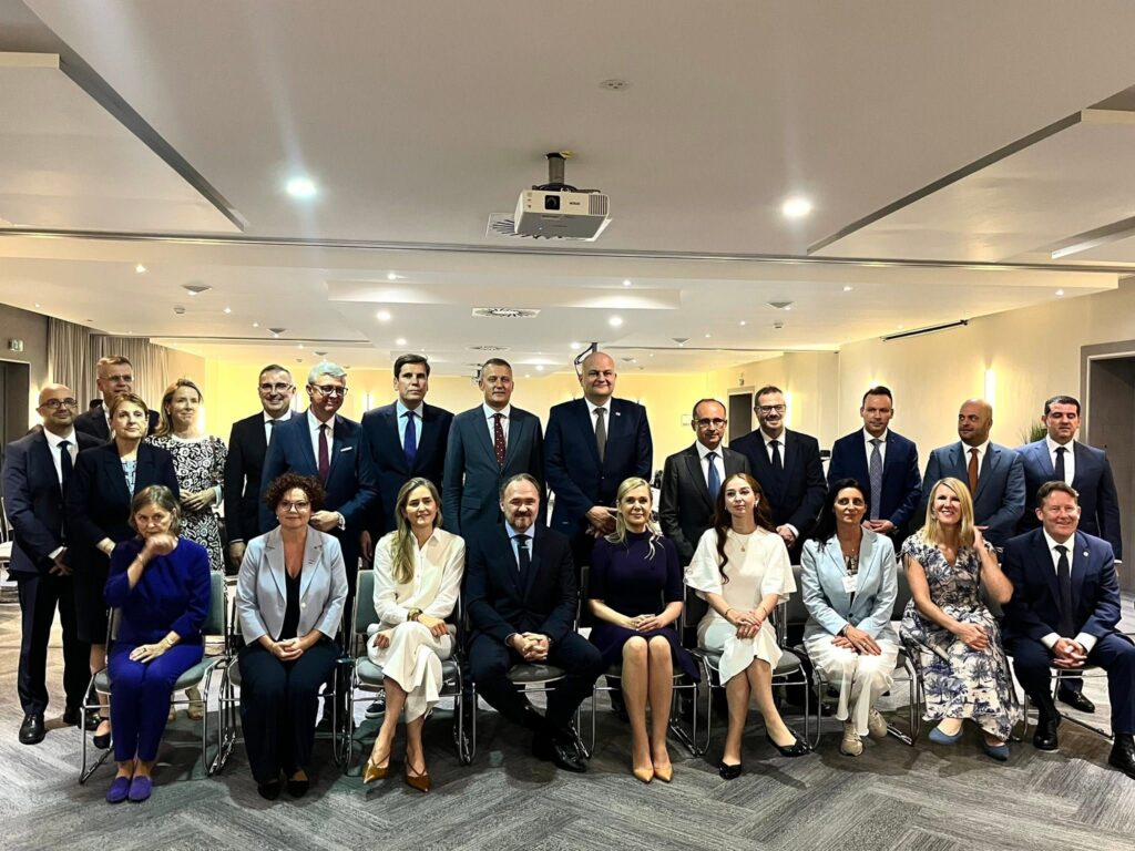 Stocarea energiei, miza Uniunii Europene. România semnează acordul tripartit, prin Cristian Bușoi