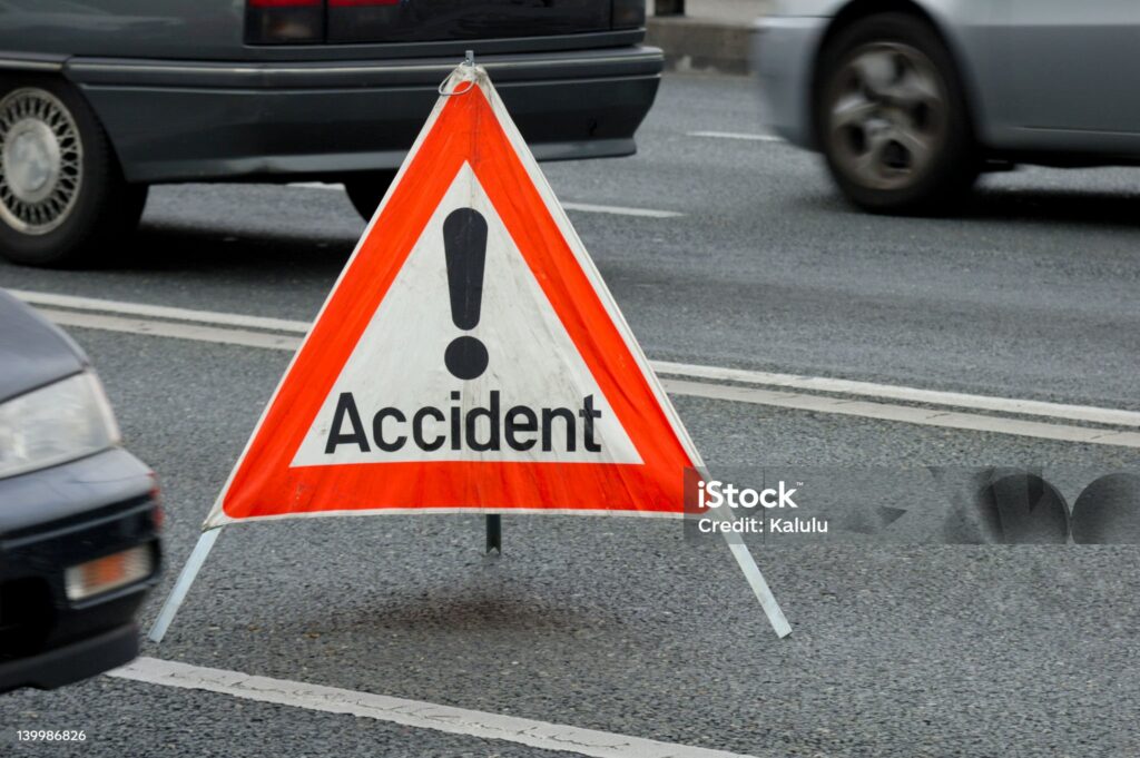 Polițiști răniți în timpul liber. Cum a degenerat un accident rutier banal în Pitești într-un dosar penal