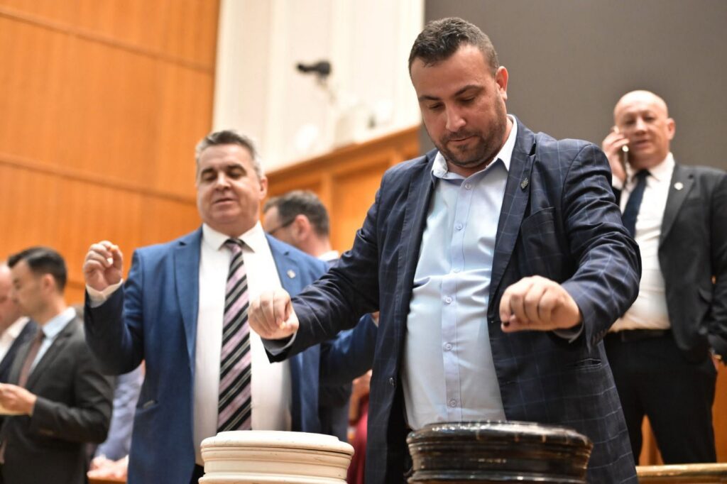 Mutare surpriză: senatorul Adrian Peiu din grupul PACE, ales pe listele SOS România, se alătură PNL și preia conducerea filialei Ialomița
