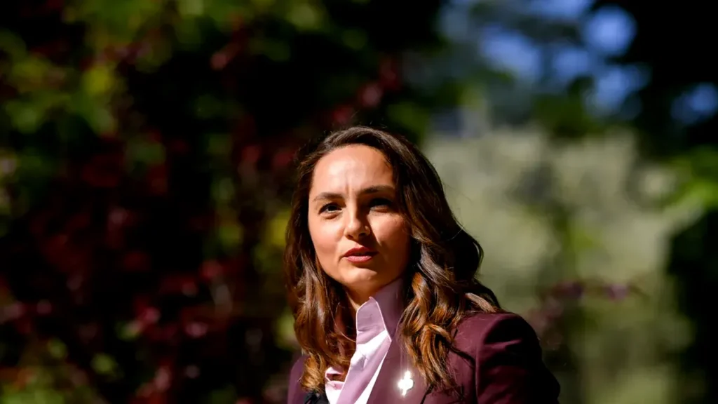 POT deschide ușa negocierilor cu Veștea. Anamaria Gavrilă, invitație pentru premierul desemnat