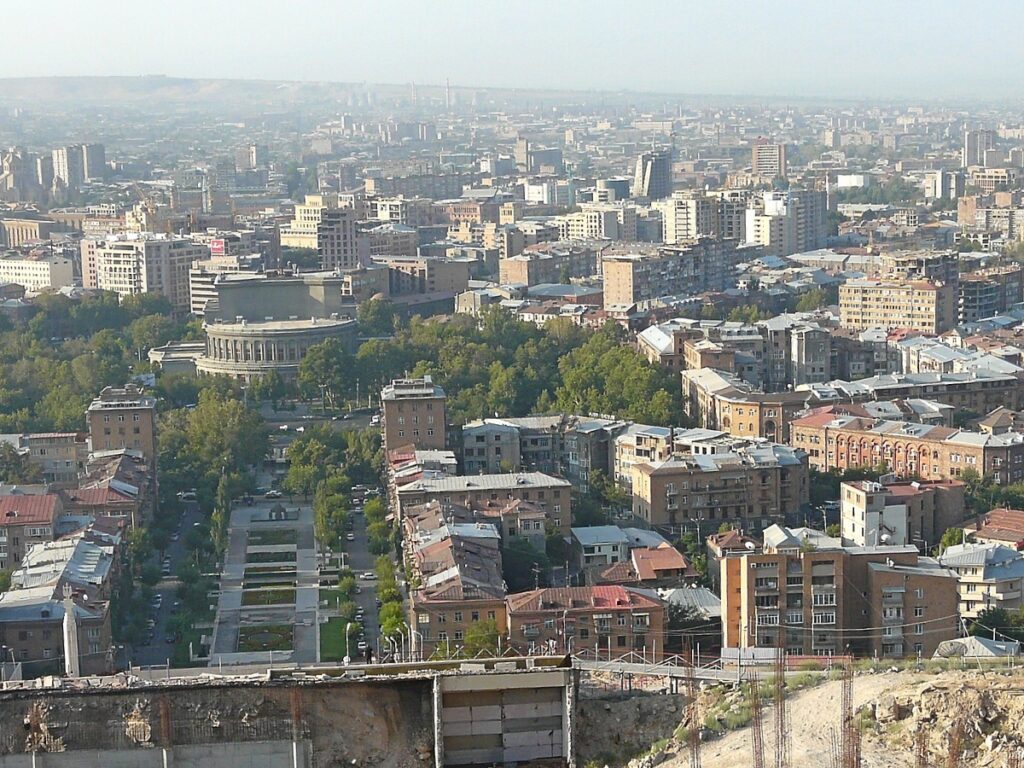 Rusia atacă dur UE. Acuzații de implicare externă în alegerile din Armenia