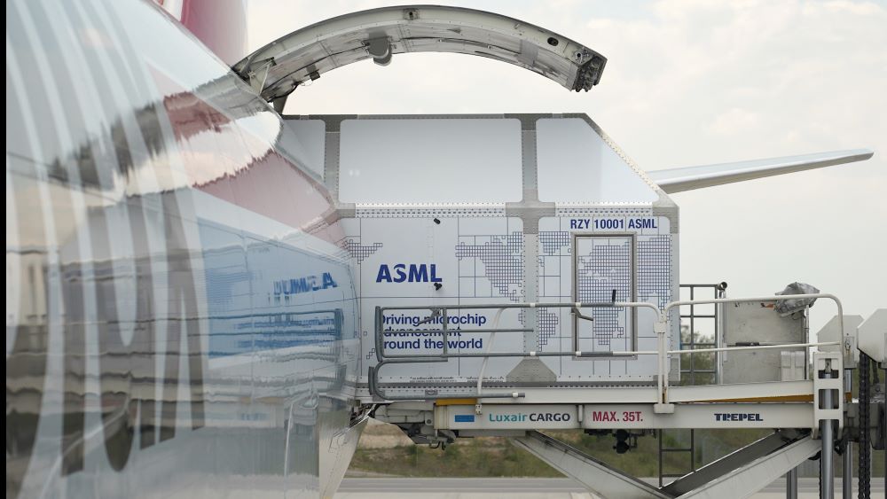Acțiunile ASML scad după un raport WSJ privind îngrijorări ale SUA că tehnologia companiei ar fi ajuns în China