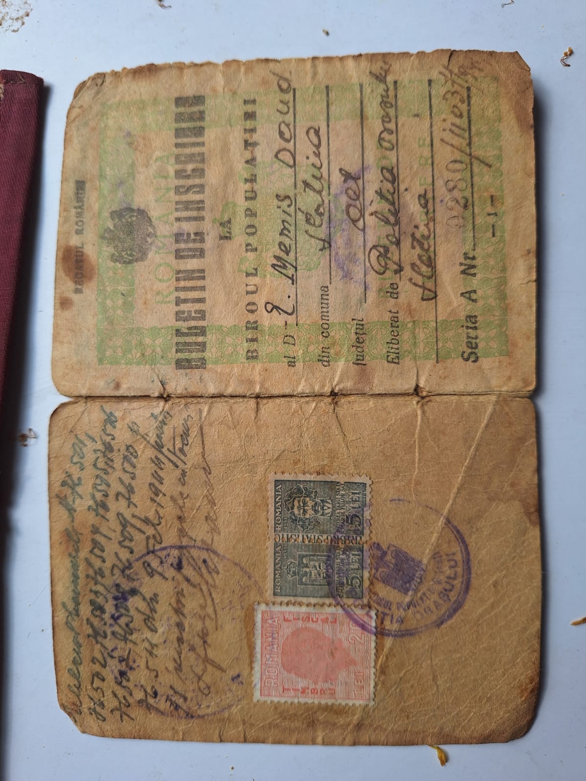 Acte de identitate din perioada Regală (sursa: arhiva personală Fam. Memish)