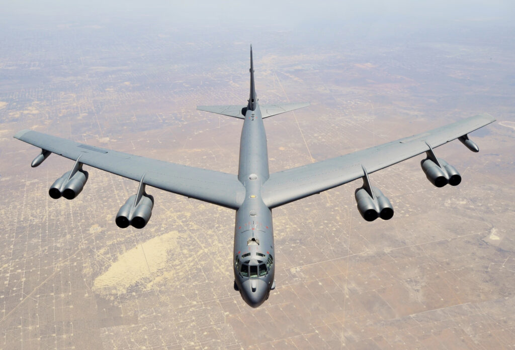 Ancheta privind prăbușirea unui B-52 readuce în discuție viitorul bombardierului strategic american