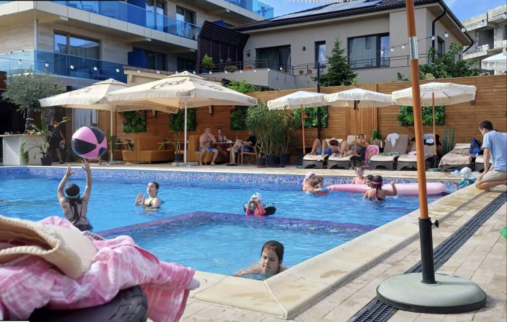 Creștere pe segmentul all inclusive pe litoral, dar piața turismului rămâne fragilă. ANAT: „Anul 2026 seamănă cu o jumătate de pandemie”