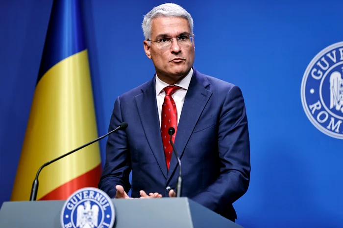 Legea „se face cu poporul”. Ministrul cere idei pe Facebook pentru viitoarele salarii din sistemul public