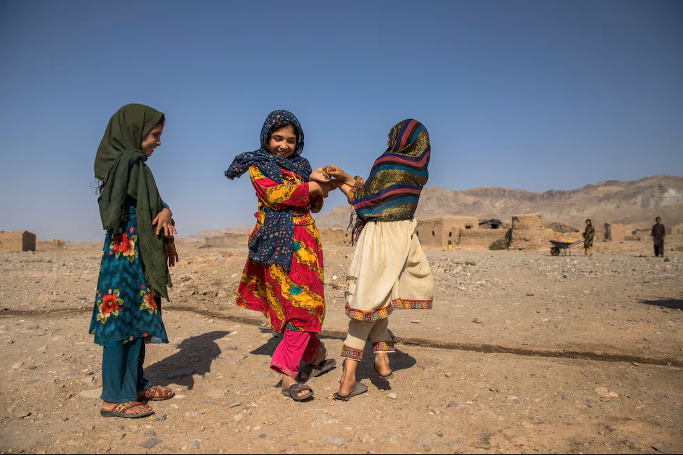 Apartheid-ul de gen din Afganistan. Regimul taliban a legalizat sclavia sexuală a copiilor