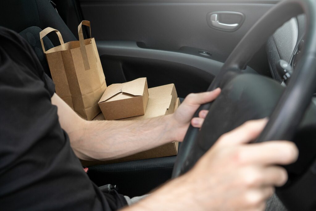 Adevărul surprinzător despre cine folosește DoorDash, serviciul de livrare la domiciliu