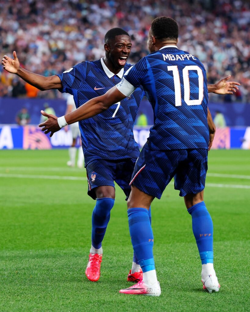 Mbappe și Dembele au marcat în victoria cu 3-0 contra Irak. Sursă foto: Facebook