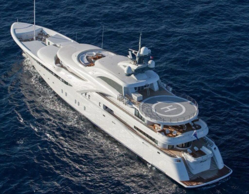 Iahtul de lux asociat lui Vladimir Putin traversează Danemarca sub escorta marinei ruse. Destinația nu a fost dezvăluită