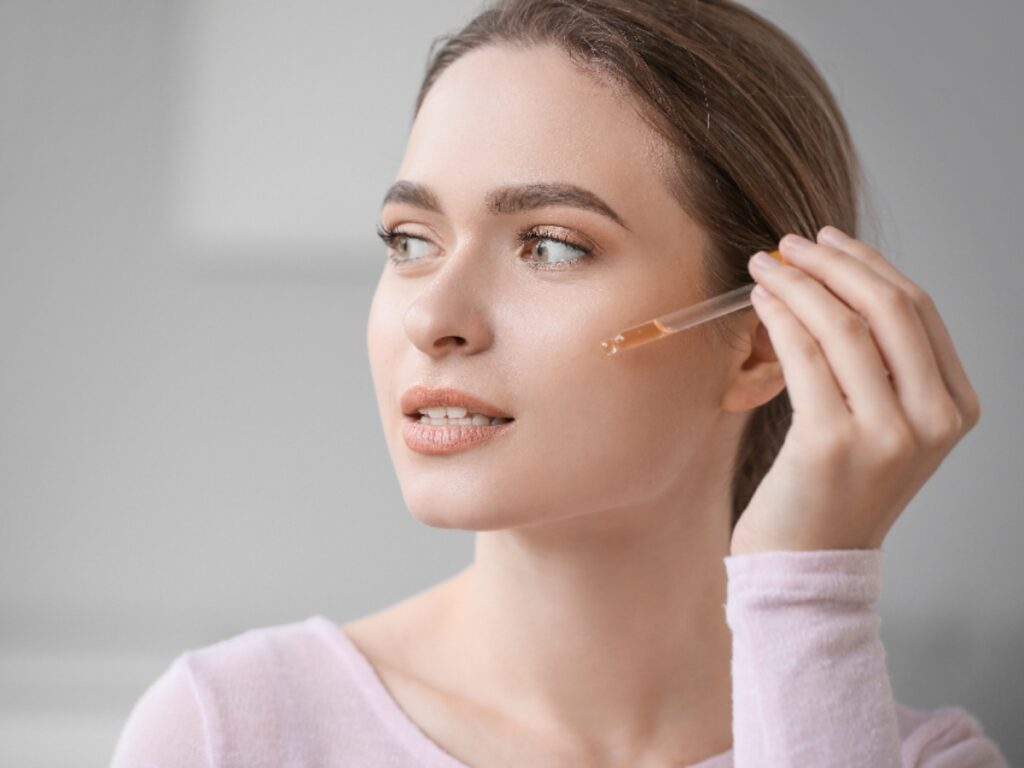 Cosmeticorexia: Cum cad fetele în capcana îngrijirii tenului